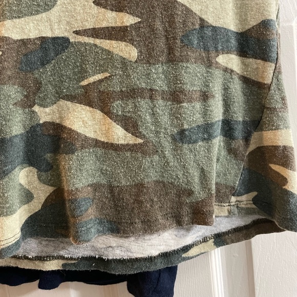 Pack of two MOTHER linen/cotton graphic tshirts XS - Picture 8 of 13